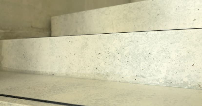 Sichtbeton-Bodenversiegelung für Baustellentreppen