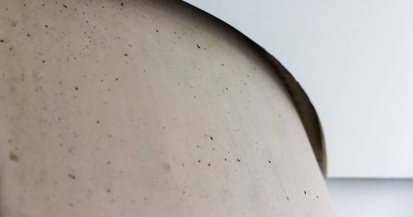 Sichtbetonwand und Sichtbetondecke