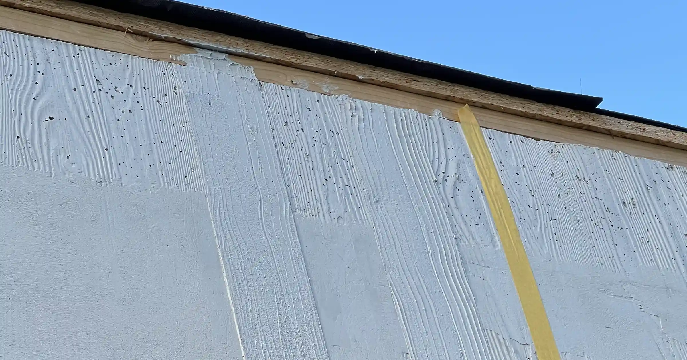 Sichtbetonkosmetik Holzmaserung